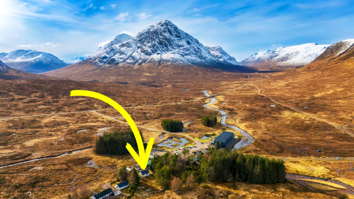 Rannoch Moor looking towards Buachaille Etive Mòr, with a yellow marker picking out Tigh na Coille holiday cottage in Glencoe